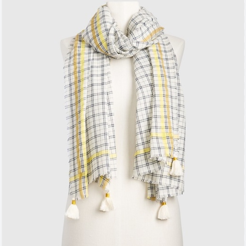 Gap Plaid Cozy Scarf, Color Ivory & yellow plaid NWT